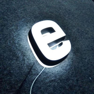 Pencahayaan Wajah Ganda LED Huruf Akrilik Stainless Steel Lettering Signage AC110V-240V