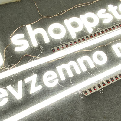 Warna Putih LED Acrylic Letters Logo Perusahaan Tanda Dinding OEM ODM