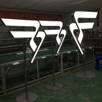 SMD5050 Led Acrylic 3D Letter Sign Berdiri Bebas 50000 Jam Bekerja