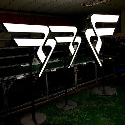 SMD5050 Led Acrylic 3D Letter Sign Berdiri Bebas 50000 Jam Bekerja