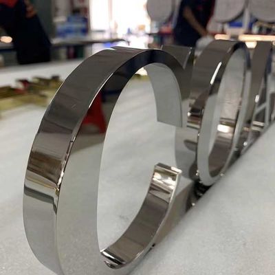 Huruf Alfabet Tanda Depan Toko Cermin Perak Tebal 2cm Huruf Logam Fabrikasi