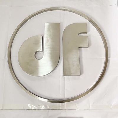 Etalase Silver Brush 3D Metal Letters Logo Perusahaan Tanda Disadur