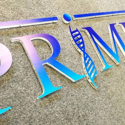 Penerimaan Dalam Ruangan Tanda Surat Akrilik Padat Tebal 3mm-20mm Untuk Toko