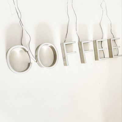 Fabrikasi Logam Huruf 3d Tanda Iklan Shopfront Signage 12vdc 200mm