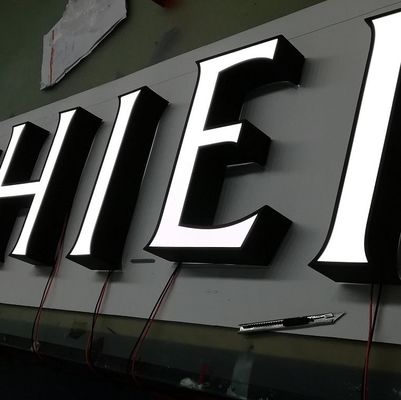 Tanda Huruf 3D Tahan Air Logam Alfabet Diterangi 60HZ